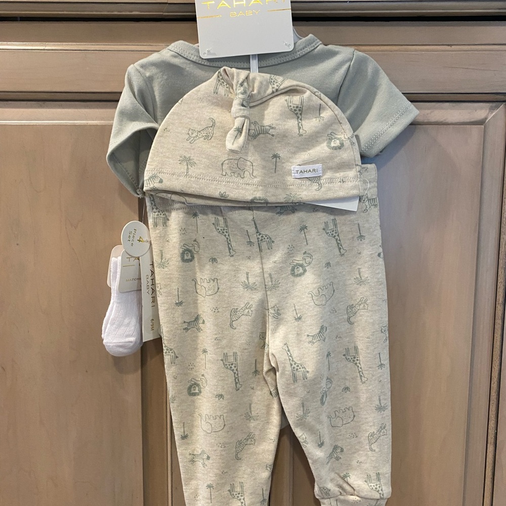 Tahari Baby 4 piece set